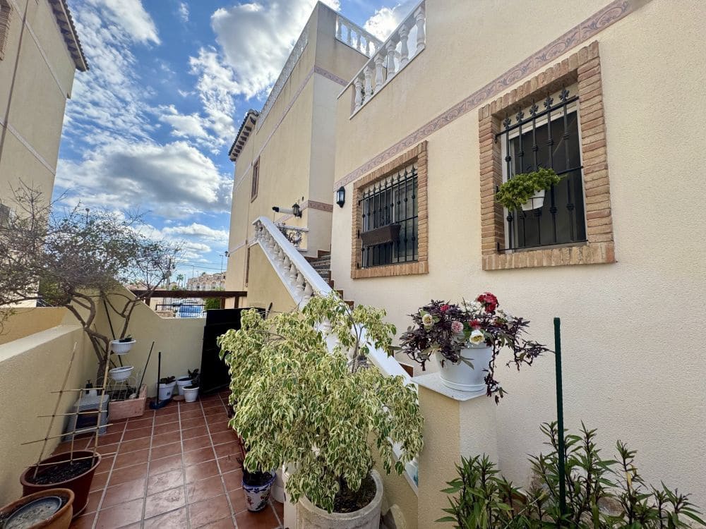 3 soverom Villa til salgs i Playa Flamenca med svømmebasseng garasje - € 229 995 (Ref: 9265058)