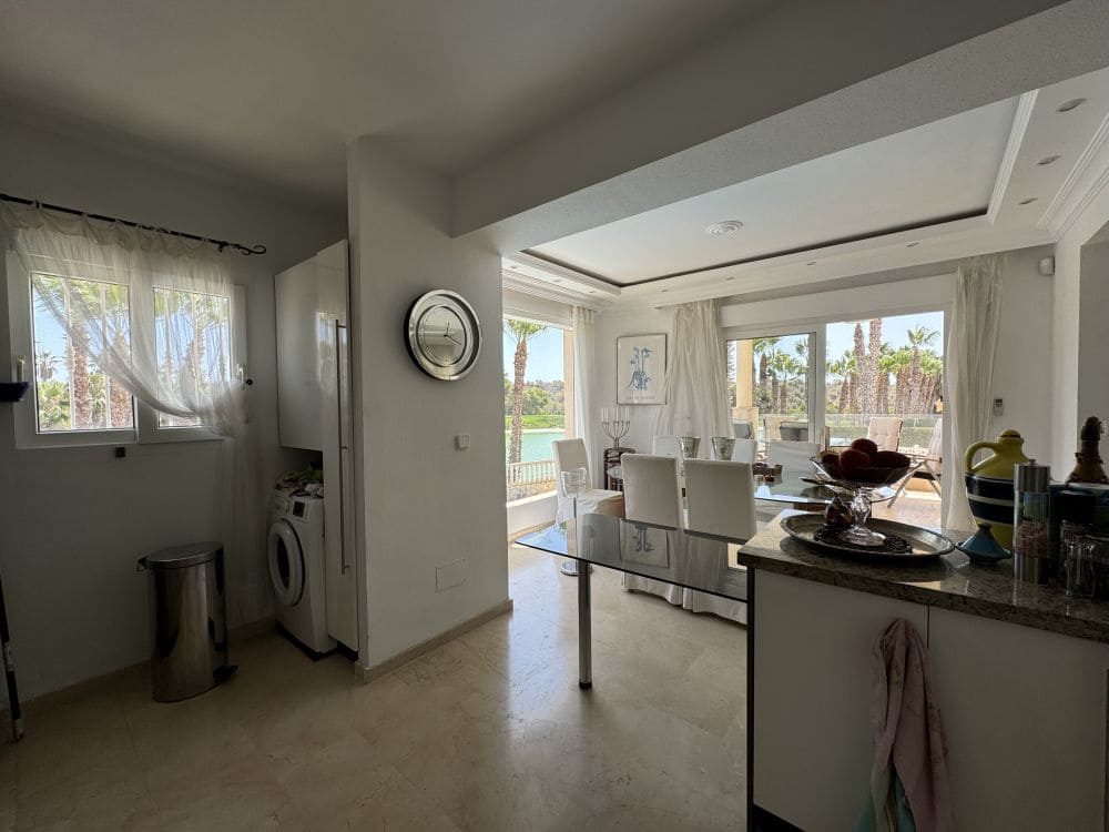 3 soveværelse Villa til salg i Villamartin med swimmingpool garage - € 529.995 (Ref: 9272865)