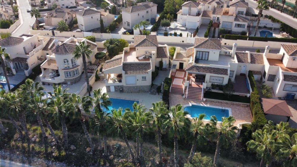 3 soveværelse Villa til salg i Villamartin med swimmingpool garage - € 529.995 (Ref: 9272865)