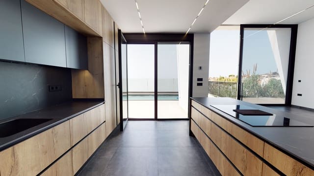 3 makuuhuone Huvila myytävänä paikassa Los Balcones mukana uima-altaan 
autotalli - 650 000 € (Ref: 9272866)