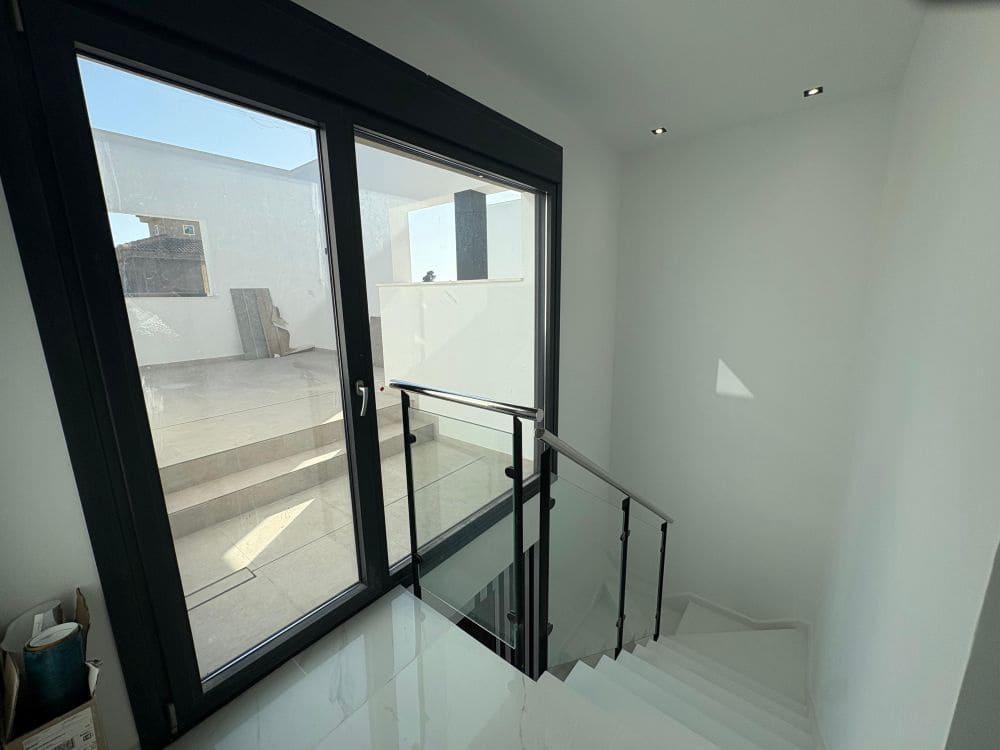 3 soveværelse Villa til salg i Torrevieja med swimmingpool garage - € 750.000 (Ref: 9279752)