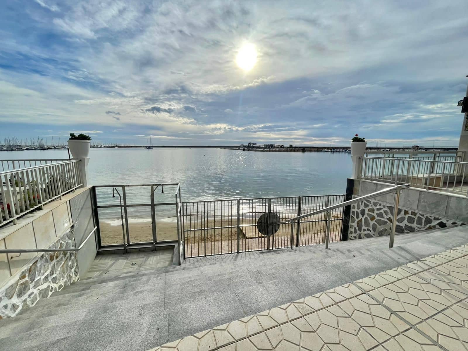 3 soveværelse Lejlighed til salg i Torrevieja med swimmingpool - € 235.000 (Ref: 9282626)