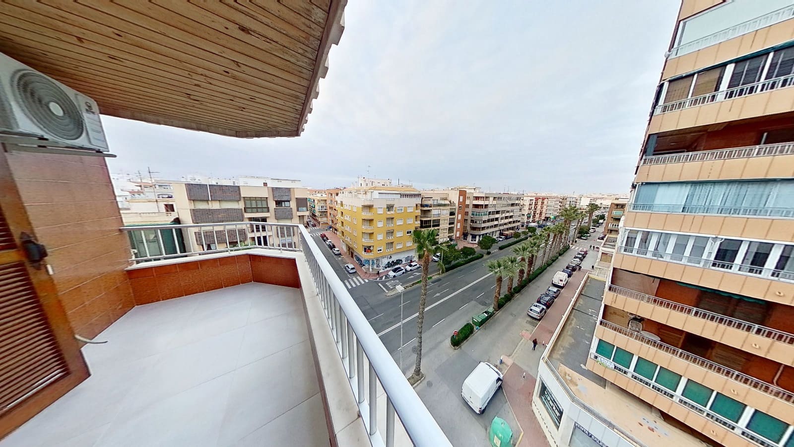 3 soveværelse Lejlighed til salg i Torrevieja med swimmingpool - € 235.000 (Ref: 9282626)