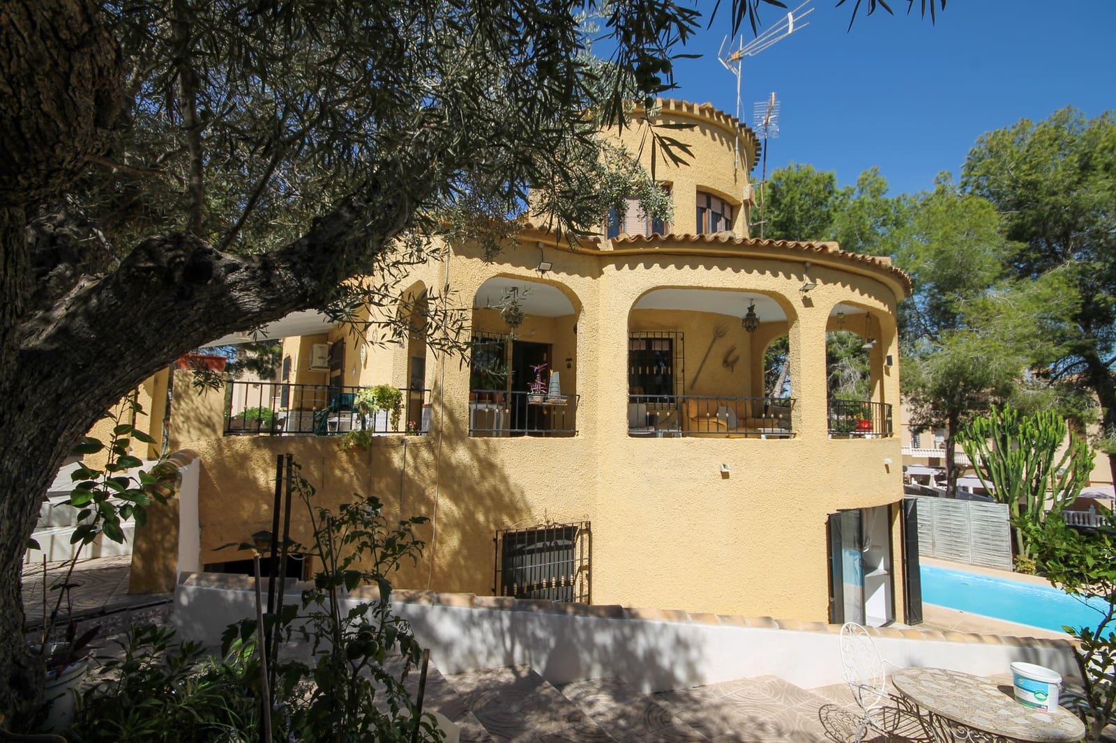 5 camera da letto Villa in vendita in Villamartin con piscina garage - 450.000 € (Rif: 9283455)