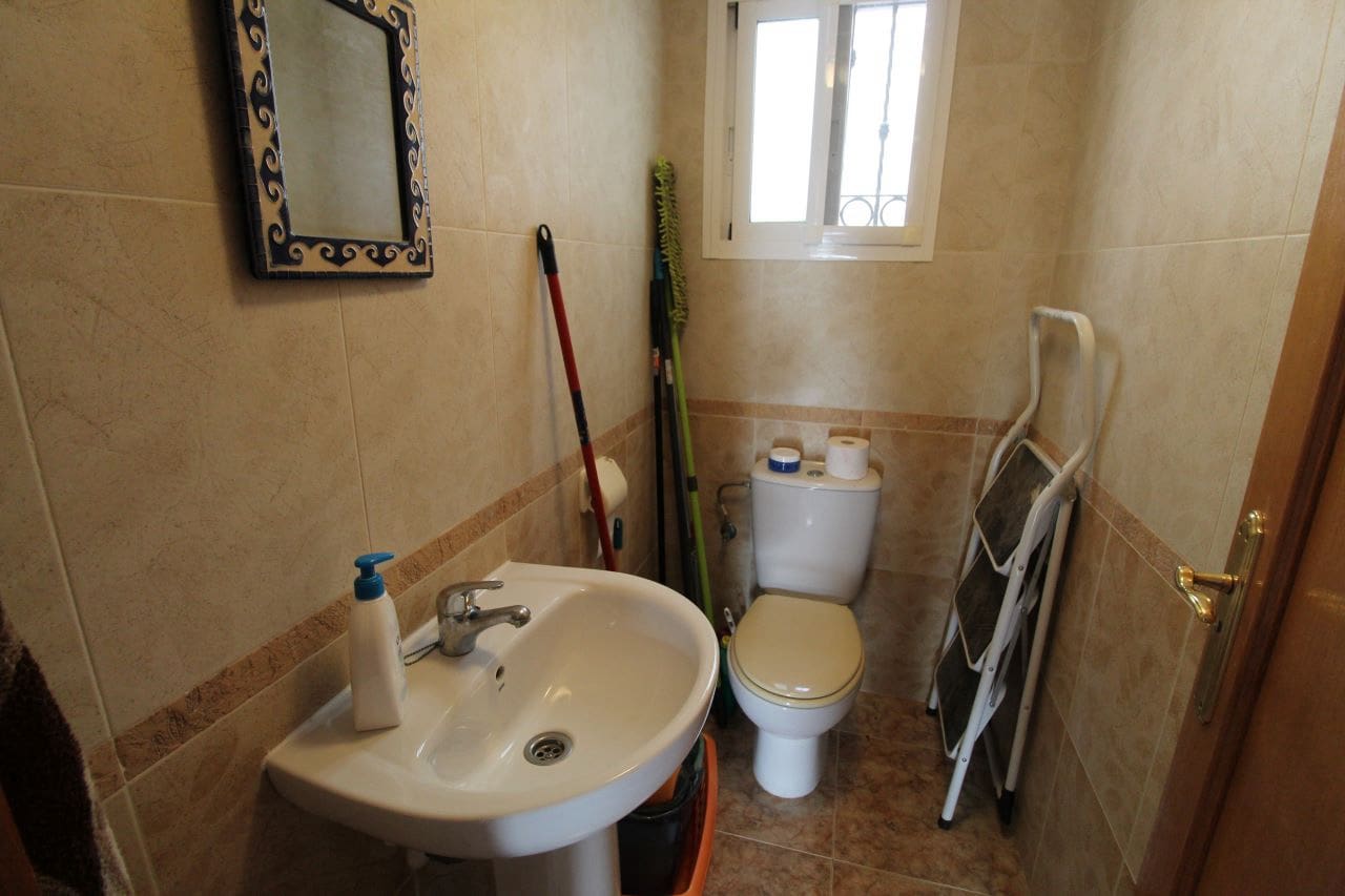 Chalet de 2 habitaciones en Playa Flamenca en venta con piscina garaje - 189.900 € (Ref: 9294763)