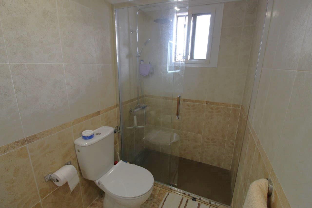 Chalet de 2 habitaciones en Playa Flamenca en venta con piscina garaje - 189.900 € (Ref: 9294763)