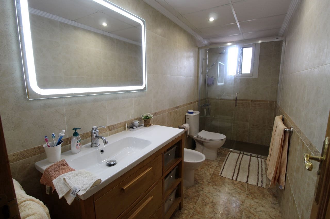 Chalet de 2 habitaciones en Playa Flamenca en venta con piscina garaje - 189.900 € (Ref: 9294763)