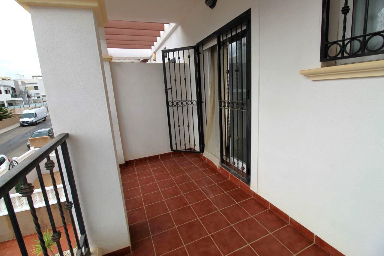 Chalet de 2 habitaciones en Playa Flamenca en venta con piscina garaje - 189.900 € (Ref: 9294763)