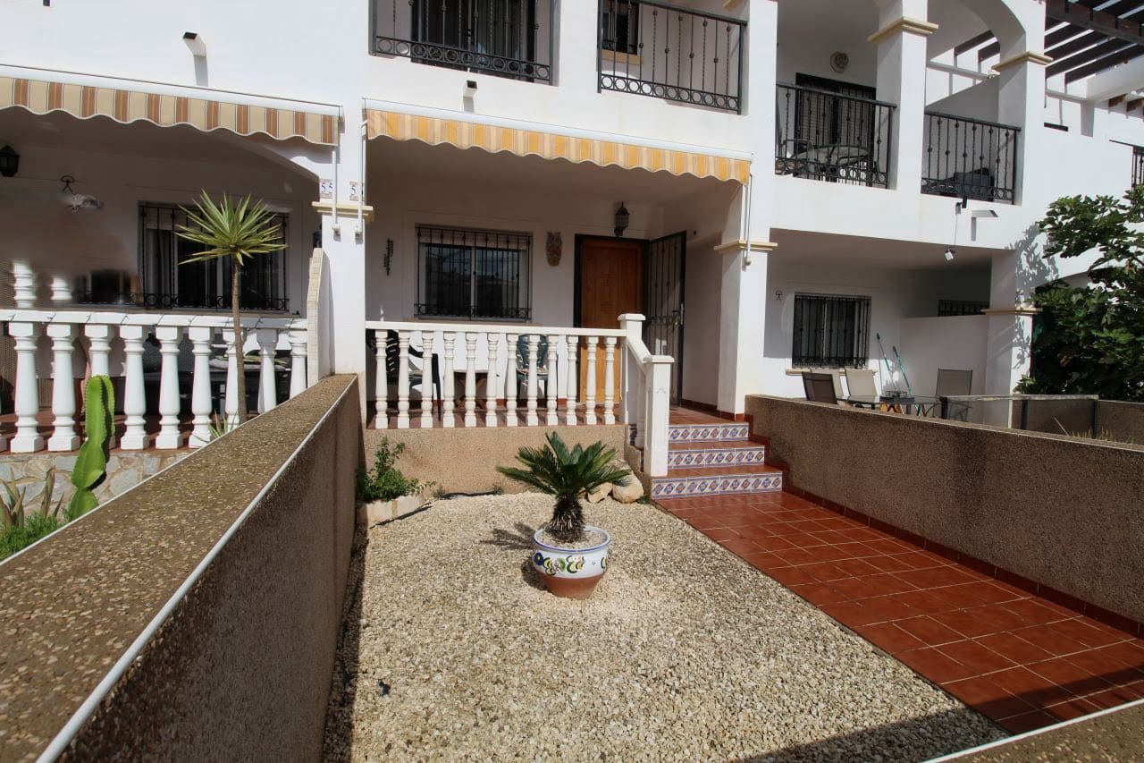 Chalet de 2 habitaciones en Playa Flamenca en venta con piscina garaje - 189.900 € (Ref: 9294763)