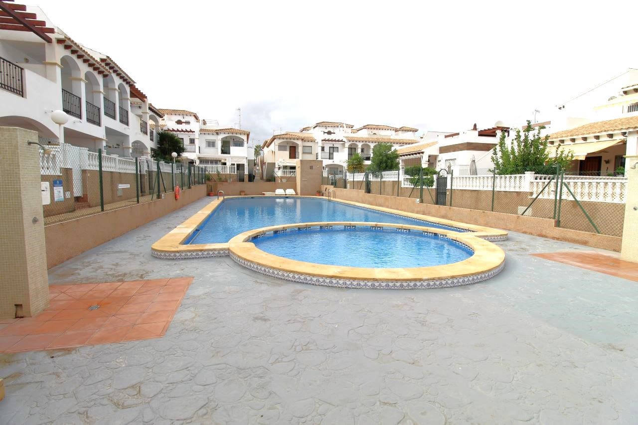 Chalet de 2 habitaciones en Playa Flamenca en venta con piscina garaje - 189.900 € (Ref: 9294763)
