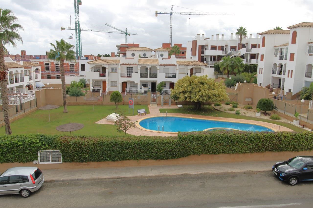 Chalet de 2 habitaciones en Playa Flamenca en venta con piscina garaje - 189.900 € (Ref: 9294763)