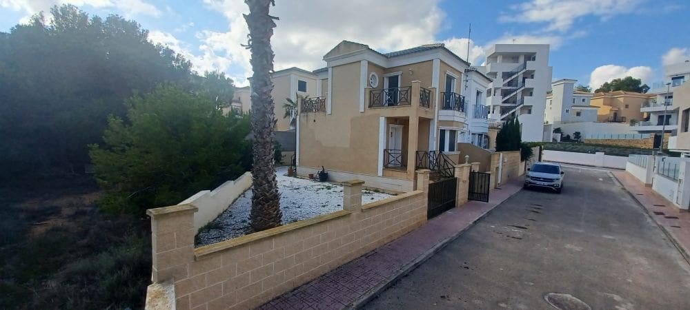 3 bedroom Villa for sale in Villamartin with garage - € 219,990 (Ref: 9306423)