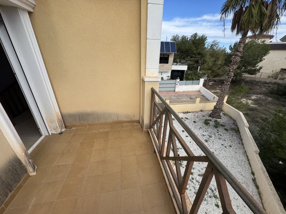 3 bedroom Villa for sale in Villamartin with garage - € 219,990 (Ref: 9306423)