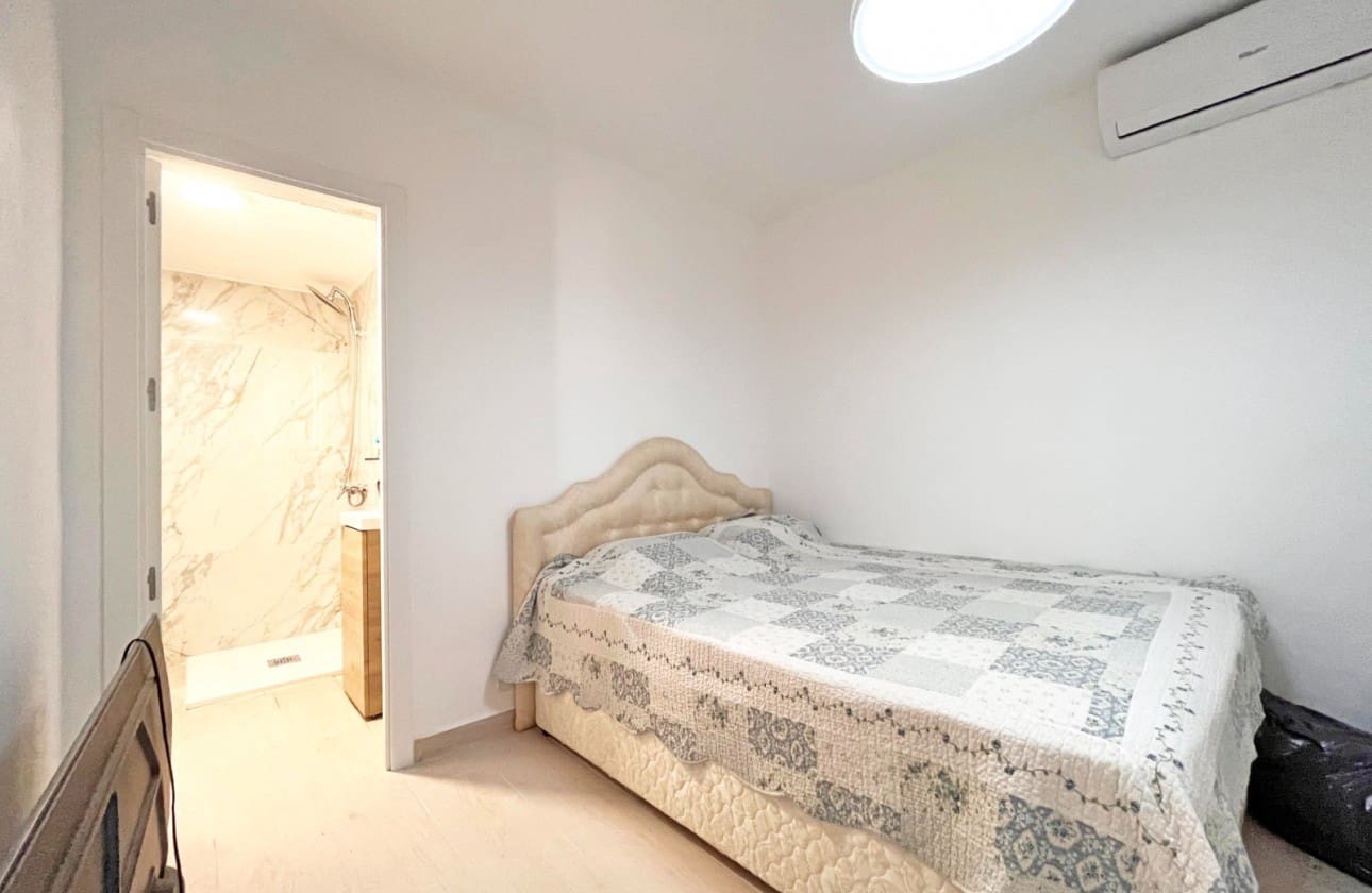 2 bedroom Villa for sale in Playa Flamenca with pool - € 219,000 (Ref: 9306426)