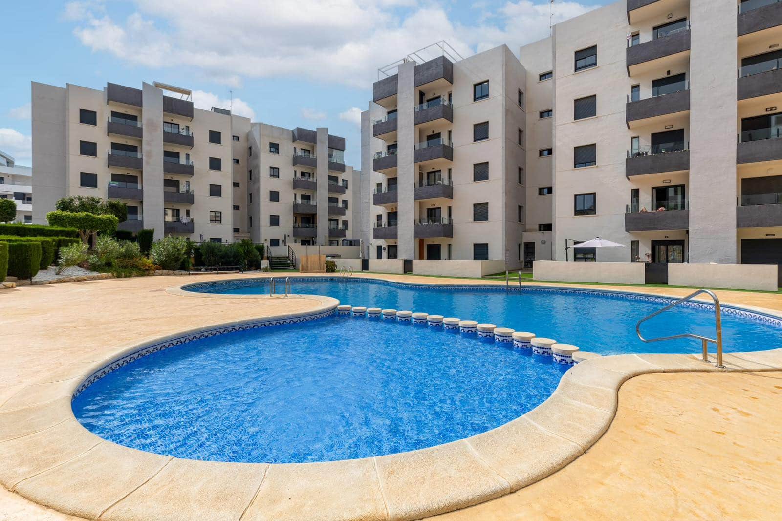2 bedroom Apartment for sale in Villamartin with pool - € 159,000 (Ref: 9311336)