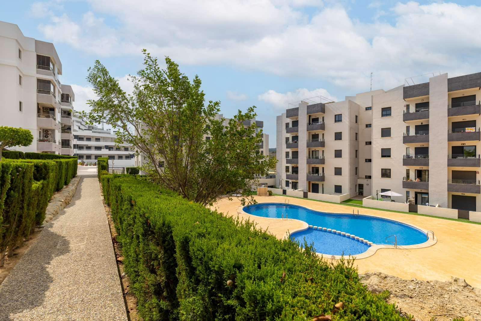 2 bedroom Apartment for sale in Villamartin with pool - € 159,000 (Ref: 9311336)