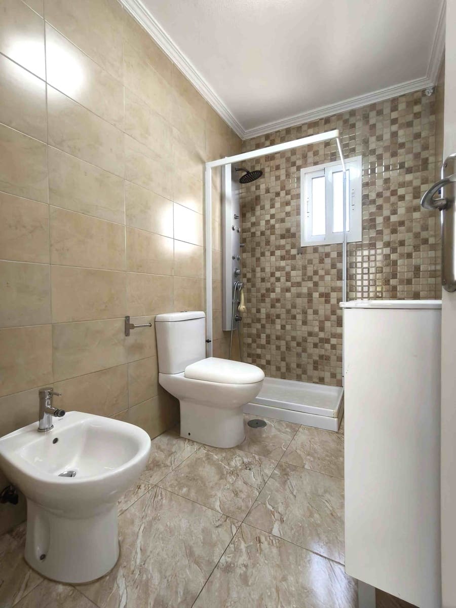 Chalet de 3 habitaciones en Playa Flamenca en venta con piscina - 189.500 € (Ref: 9311848)