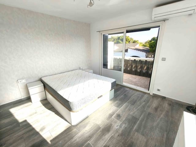 Chalet de 3 habitaciones en Playa Flamenca, Orihuela en venta con piscina - 189.500 € (Ref: 9311848)