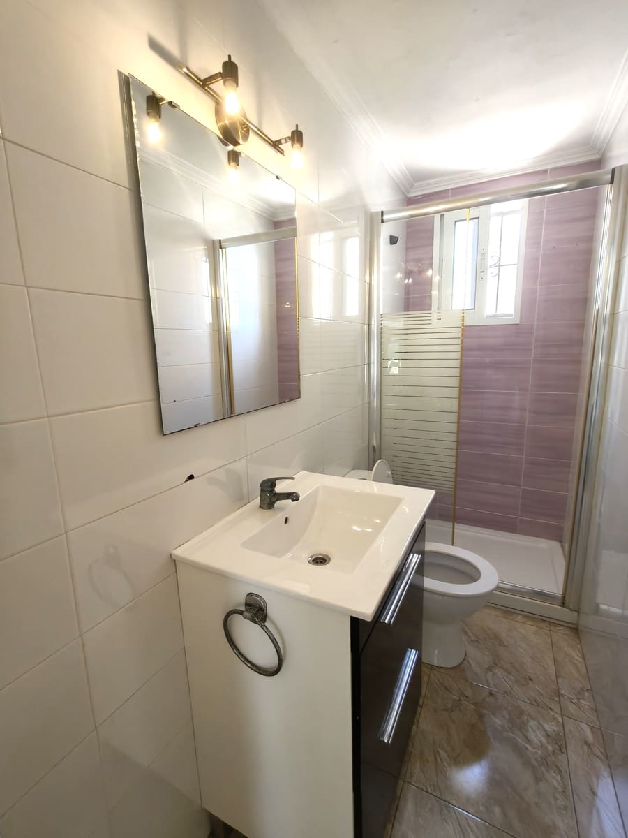 Chalet de 3 habitaciones en Playa Flamenca en venta con piscina - 189.500 € (Ref: 9311848)