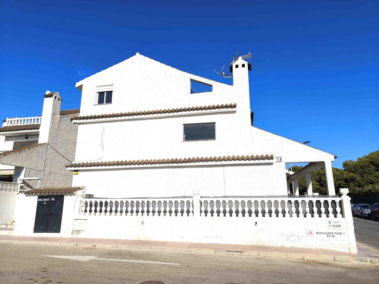 Chalet de 3 habitaciones en Playa Flamenca en venta con piscina - 189.500 € (Ref: 9311848)