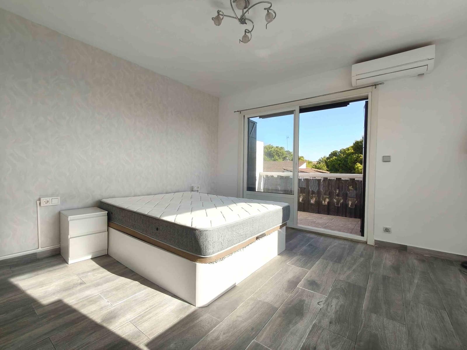 Chalet de 3 habitaciones en Playa Flamenca en venta con piscina - 189.500 € (Ref: 9311848)