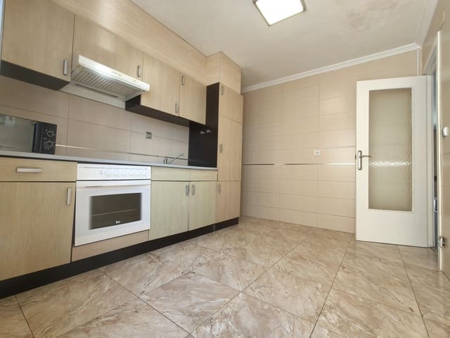 Chalet de 3 habitaciones en Playa Flamenca, Orihuela en venta con piscina - 189.500 € (Ref: 9311848)