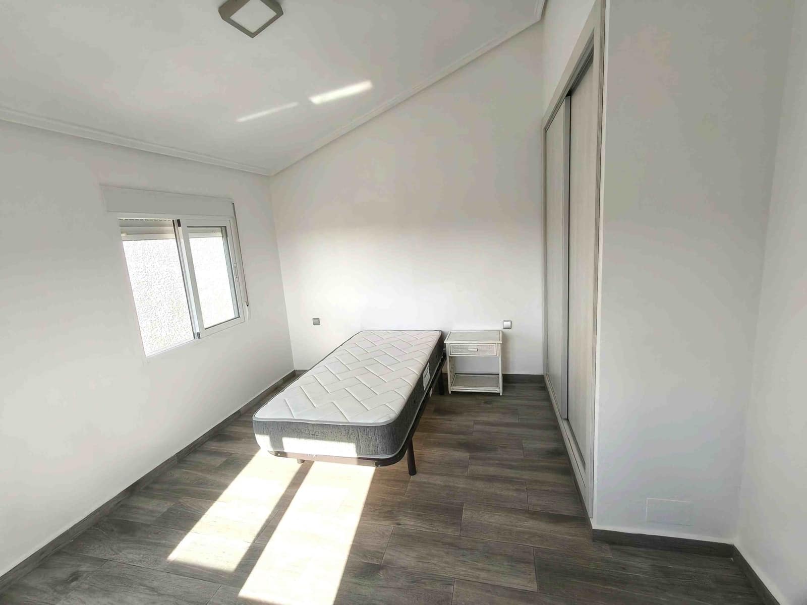 Chalet de 3 habitaciones en Playa Flamenca en venta con piscina - 189.500 € (Ref: 9311848)