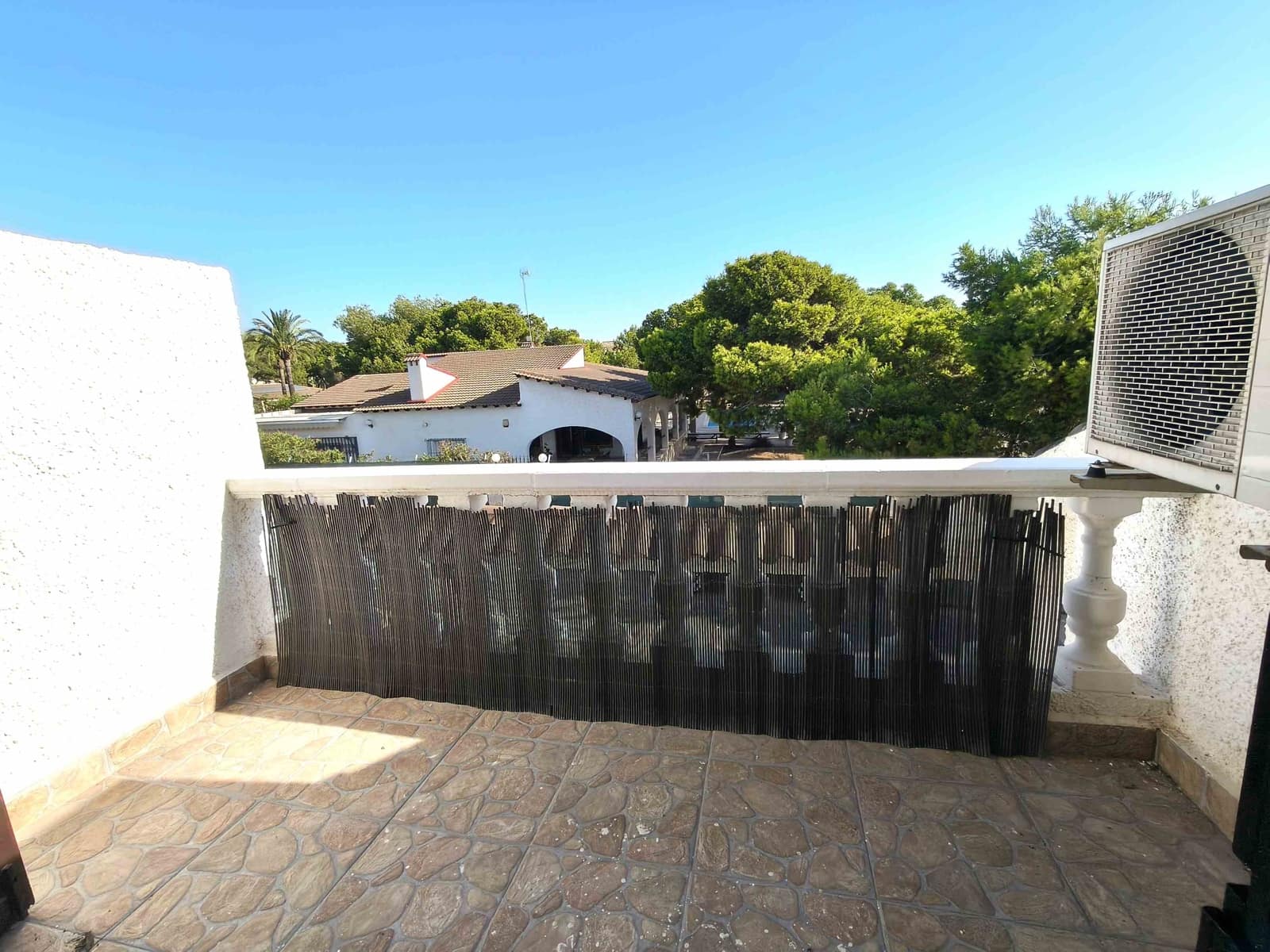 Chalet de 3 habitaciones en Playa Flamenca en venta con piscina - 189.500 € (Ref: 9311848)