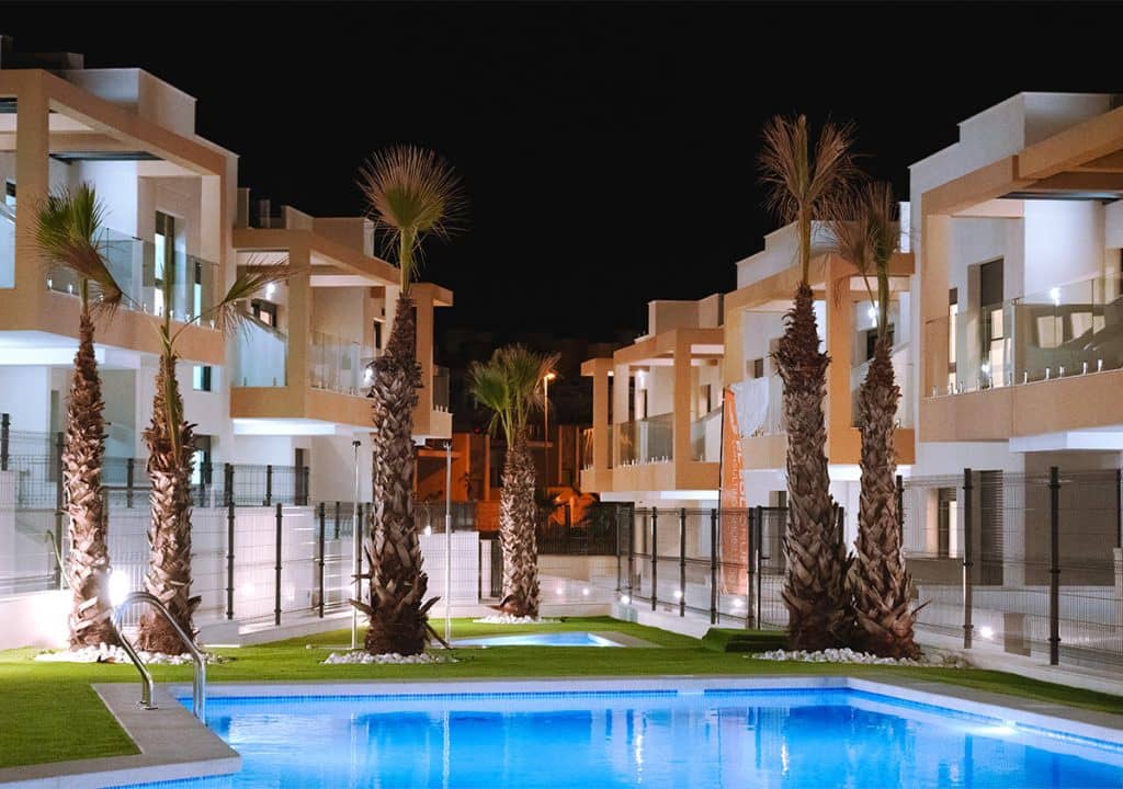 2 soveværelse Bungalow til salg i Playa Flamenca med swimmingpool garage - € 249.000 (Ref: 9314299)