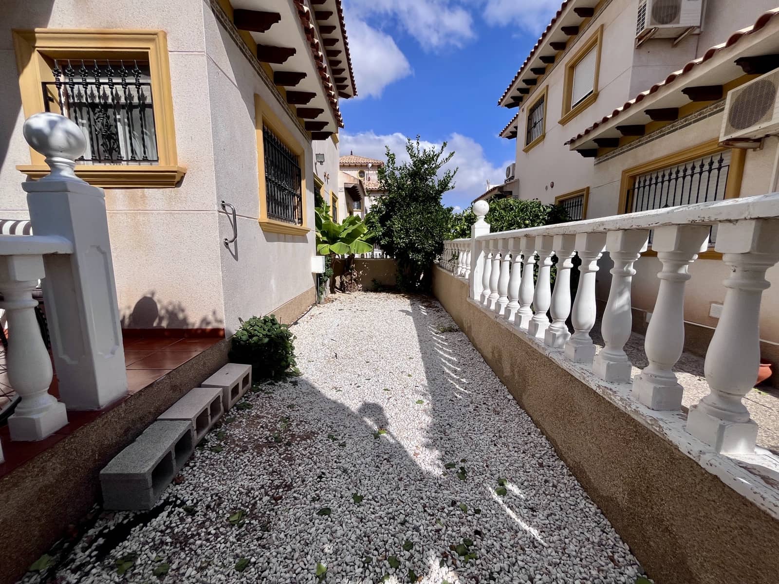 3 bedroom Villa for sale in La Zenia with pool garage - € 239,000 (Ref: 9318122)