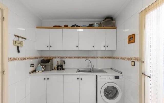 2 soveværelse Bungalow til salg i Torrevieja med swimmingpool - € 135.000 (Ref: 9331882)