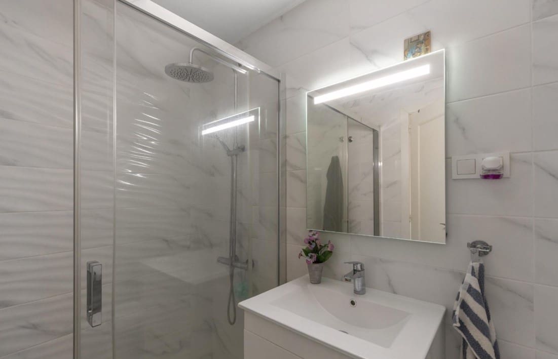 2 soveværelse Bungalow til salg i Torrevieja med swimmingpool - € 135.000 (Ref: 9331882)