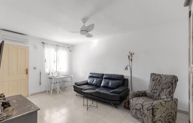 2 soveværelse Bungalow til salg i Torrevieja med swimmingpool - € 135.000 (Ref: 9331882)