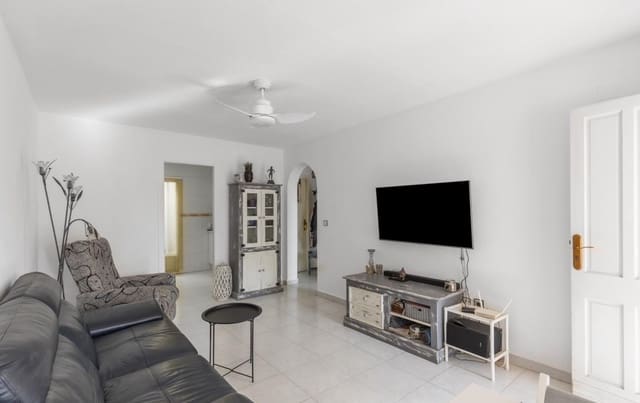 2 soveværelse Bungalow til salg i Torrevieja med swimmingpool - € 135.000 (Ref: 9331882)