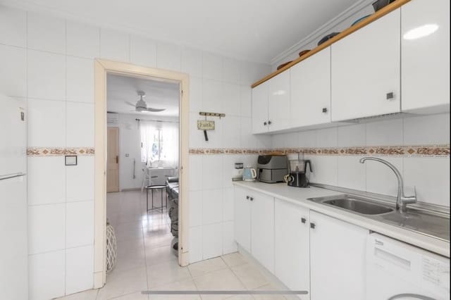 2 soveværelse Bungalow til salg i Torrevieja med swimmingpool - € 135.000 (Ref: 9331882)