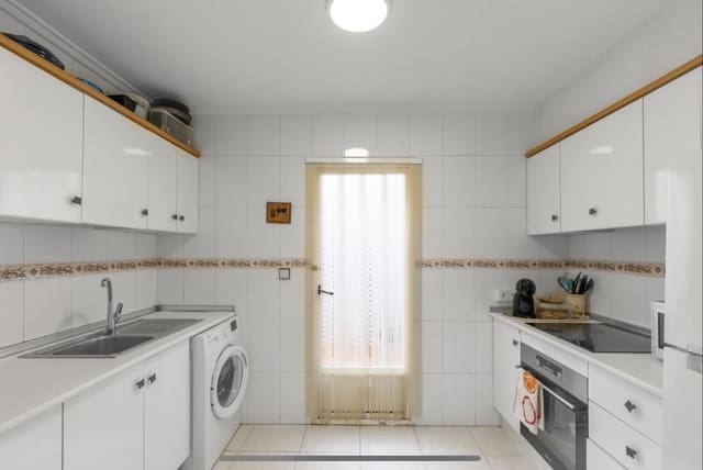 2 soveværelse Bungalow til salg i Torrevieja med swimmingpool - € 135.000 (Ref: 9331882)