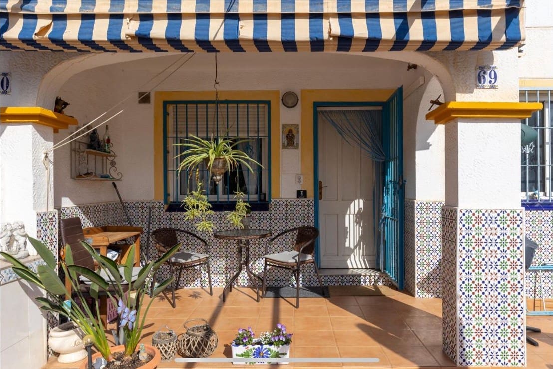 2 soveværelse Bungalow til salg i Torrevieja med swimmingpool - € 135.000 (Ref: 9331882)