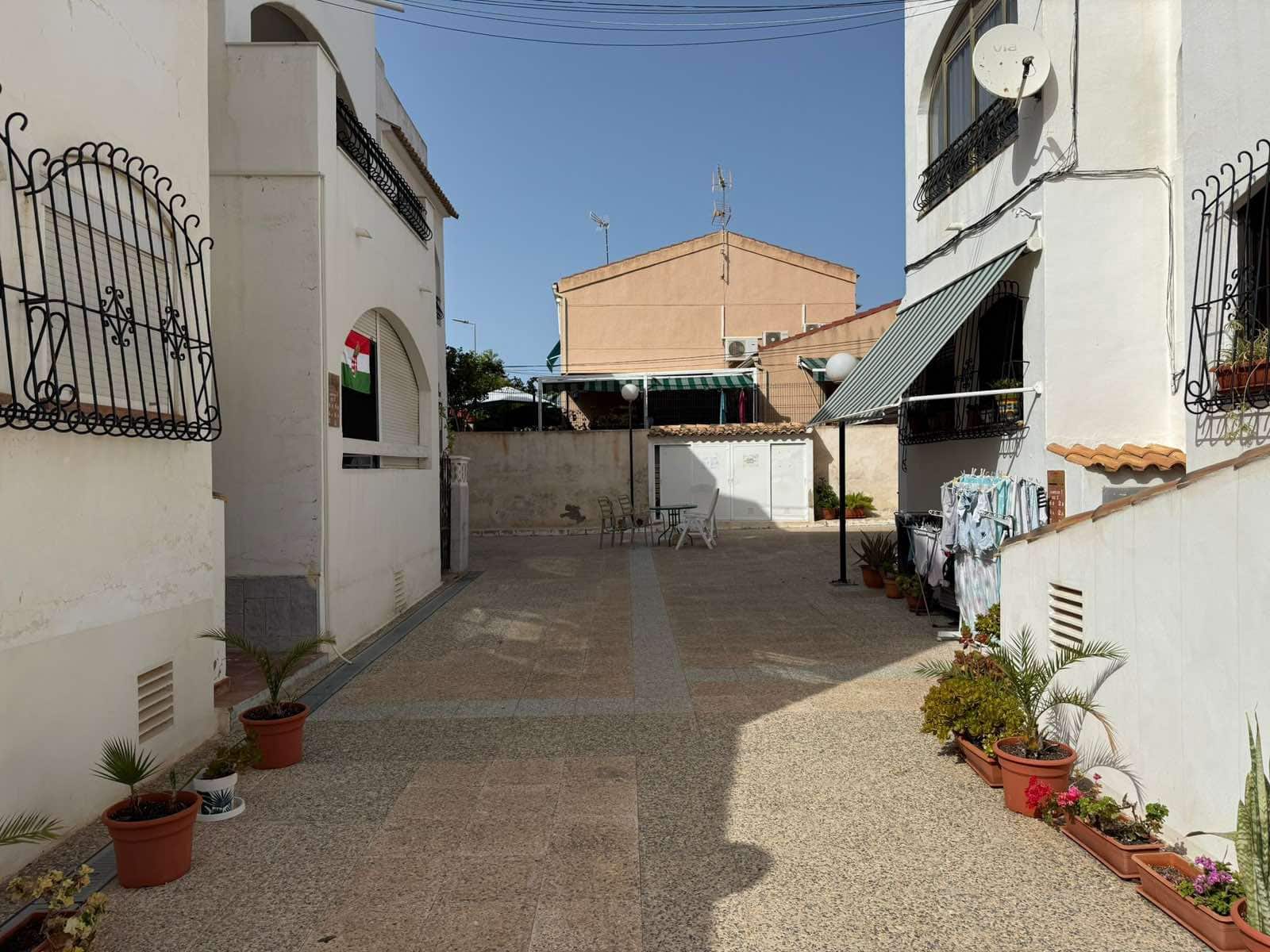 3 quarto Apartamento para venda em Torrevieja com piscina - 189 900 € (Ref: 9339197)