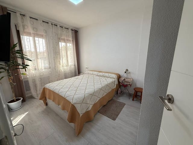 3 quarto Apartamento para venda em Torrevieja com piscina - 189 900 € (Ref: 9339197)