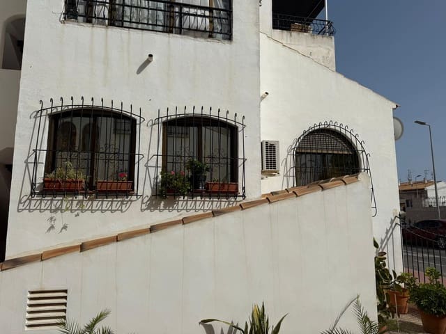 3 quarto Apartamento para venda em Torrevieja com piscina - 189 900 € (Ref: 9339197)