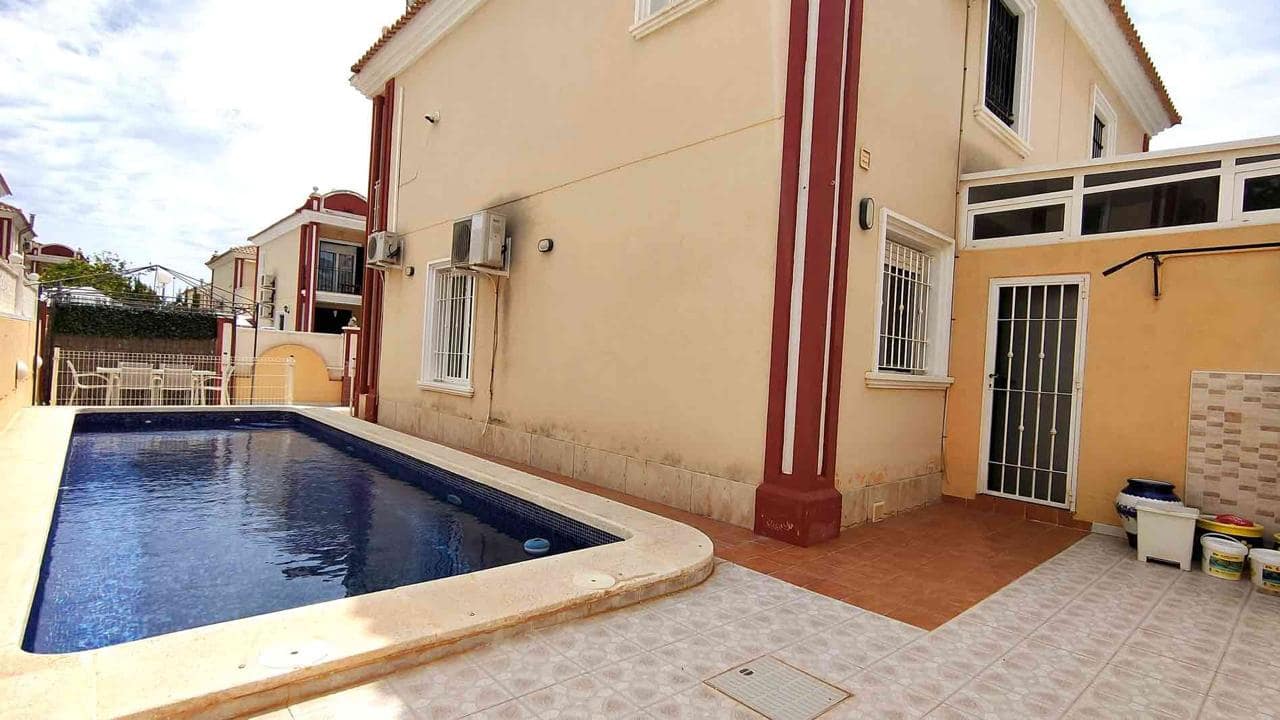 3 soverom Villa til salgs i Cabo Roig med svømmebasseng garasje - € 249 000 (Ref: 9343413)