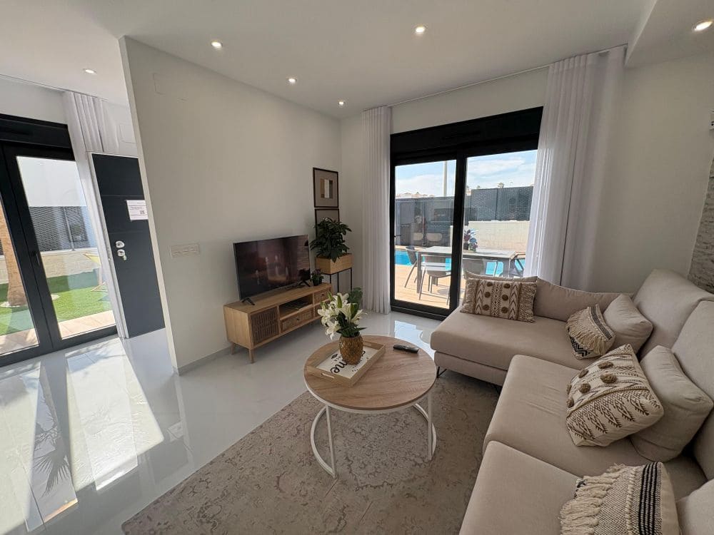 3 slaapkamer Villa te koop in Orihuela Costa met zwembad garage - € 399.000 (Ref: 9362830)