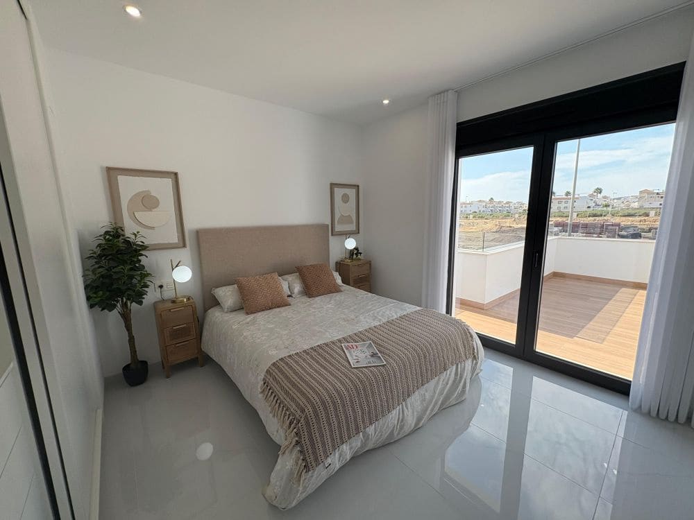 3 slaapkamer Villa te koop in Orihuela Costa met zwembad garage - € 399.000 (Ref: 9362830)