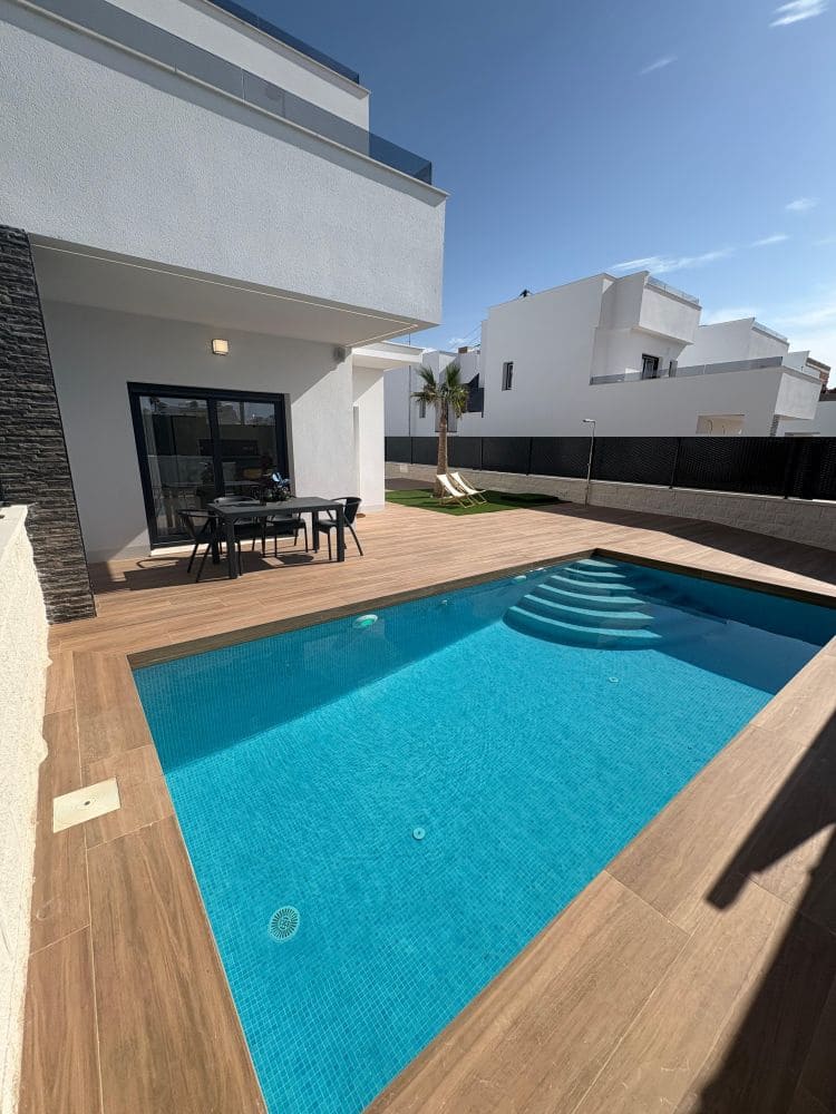 3 slaapkamer Villa te koop in Orihuela Costa met zwembad garage - € 399.000 (Ref: 9362830)