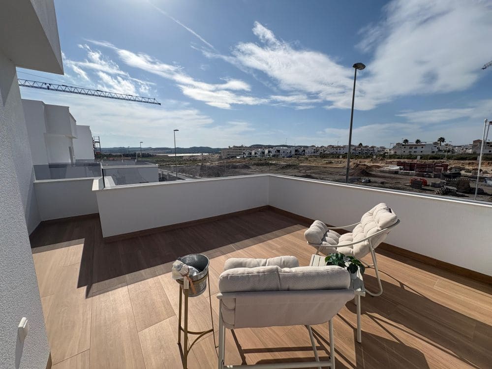 3 slaapkamer Villa te koop in Orihuela Costa met zwembad garage - € 399.000 (Ref: 9362830)