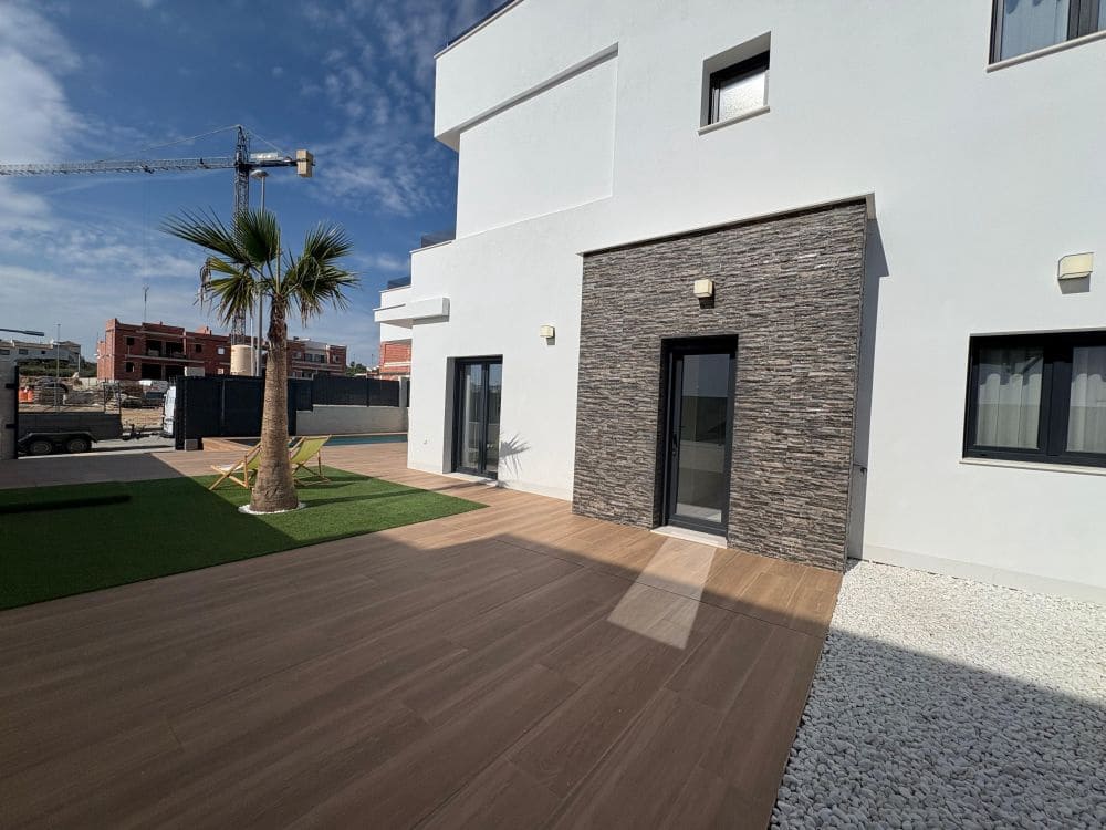 3 slaapkamer Villa te koop in Orihuela Costa met zwembad garage - € 399.000 (Ref: 9362830)