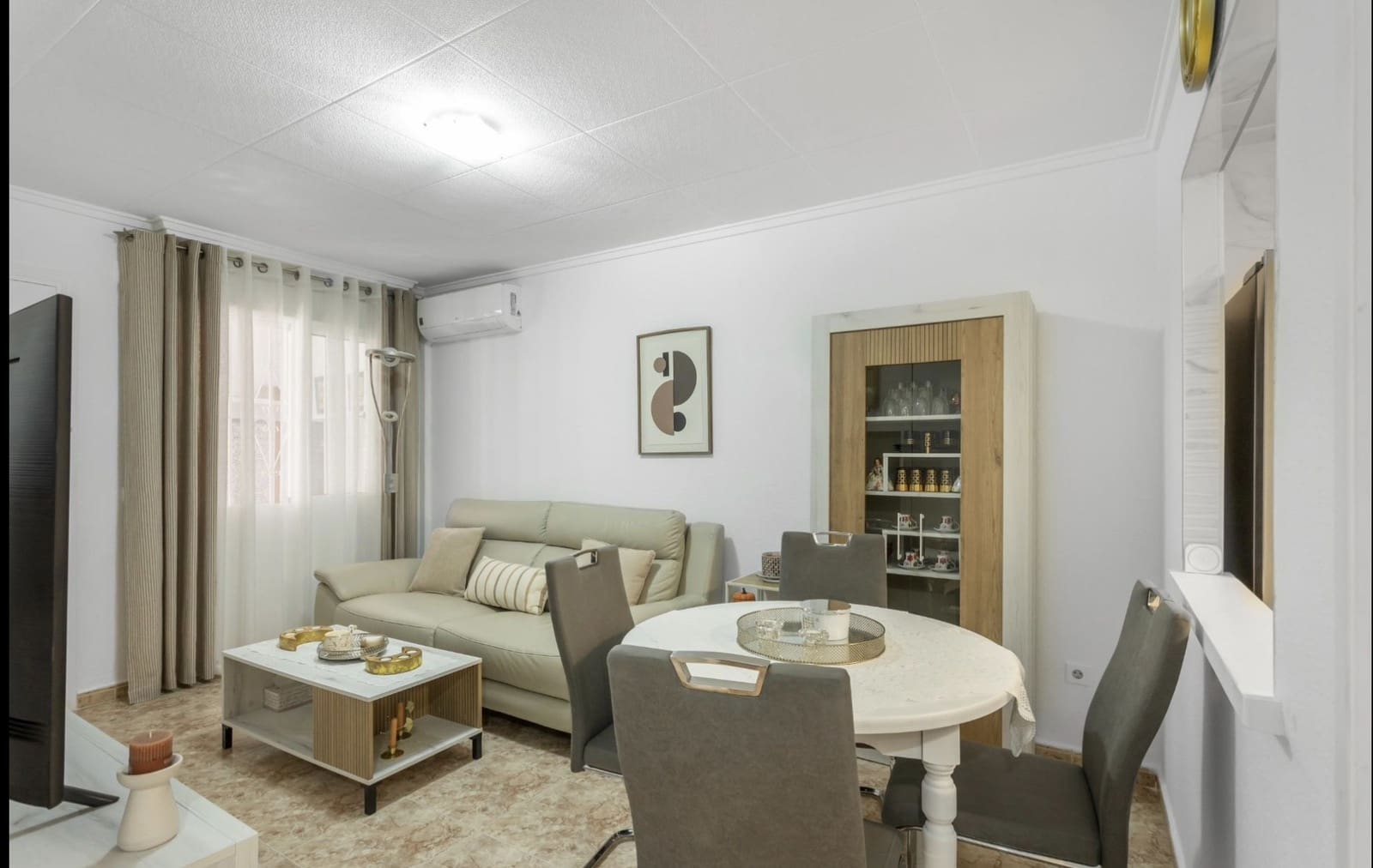 Chalet de 2 habitaciones en Torrevieja en venta - 129.900 € (Ref: 9376798)