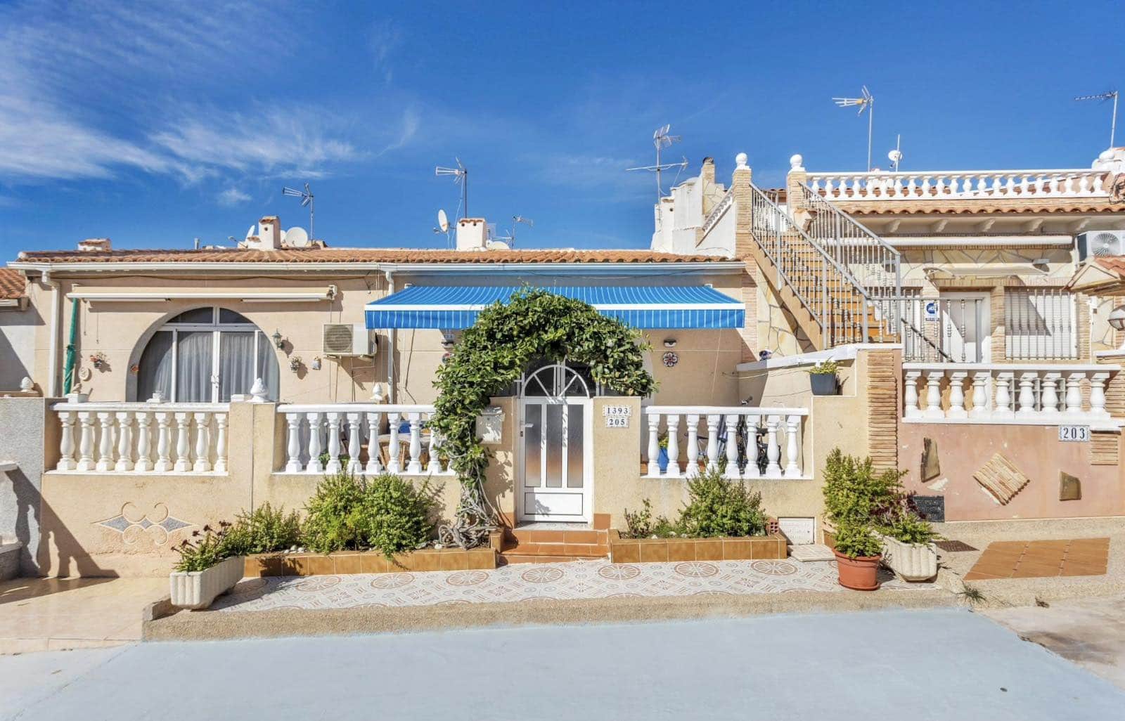 Chalet de 2 habitaciones en Torrevieja en venta - 129.900 € (Ref: 9376798)