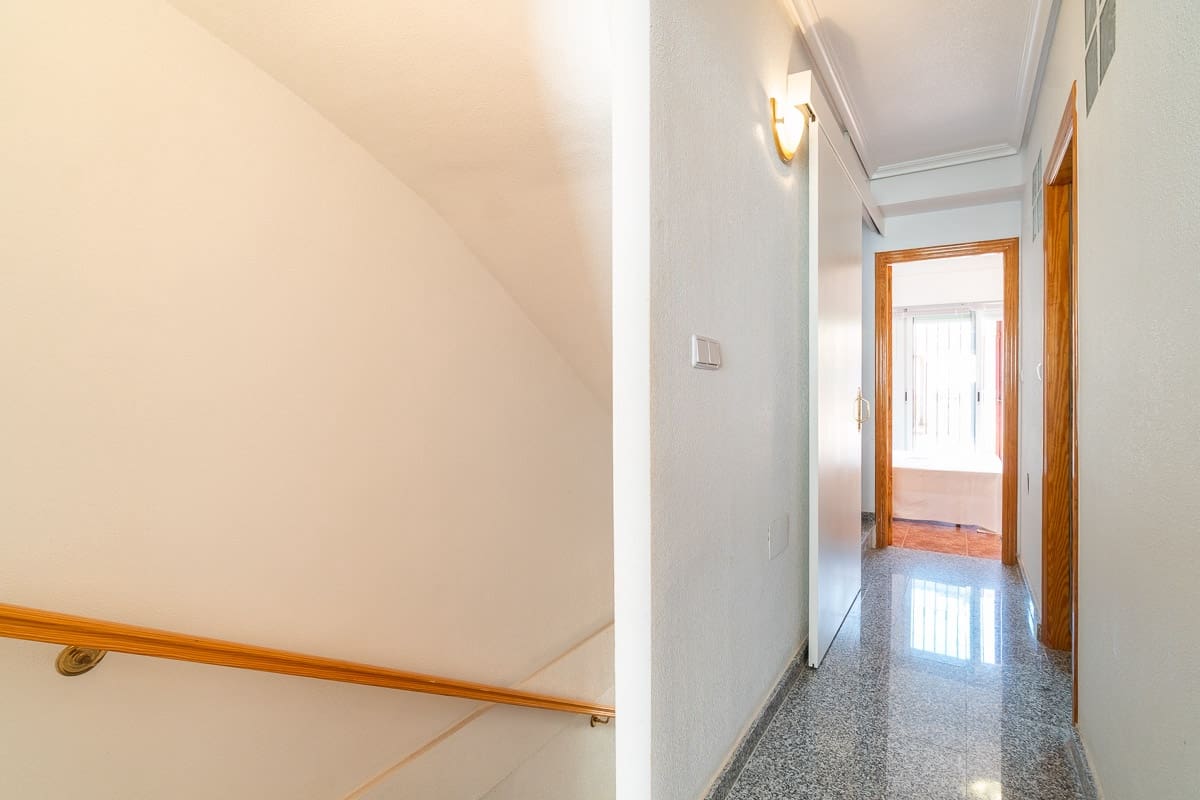 Chalet de 3 habitaciones en Playa Flamenca en venta con piscina garaje - 169.000 € (Ref: 9384001)