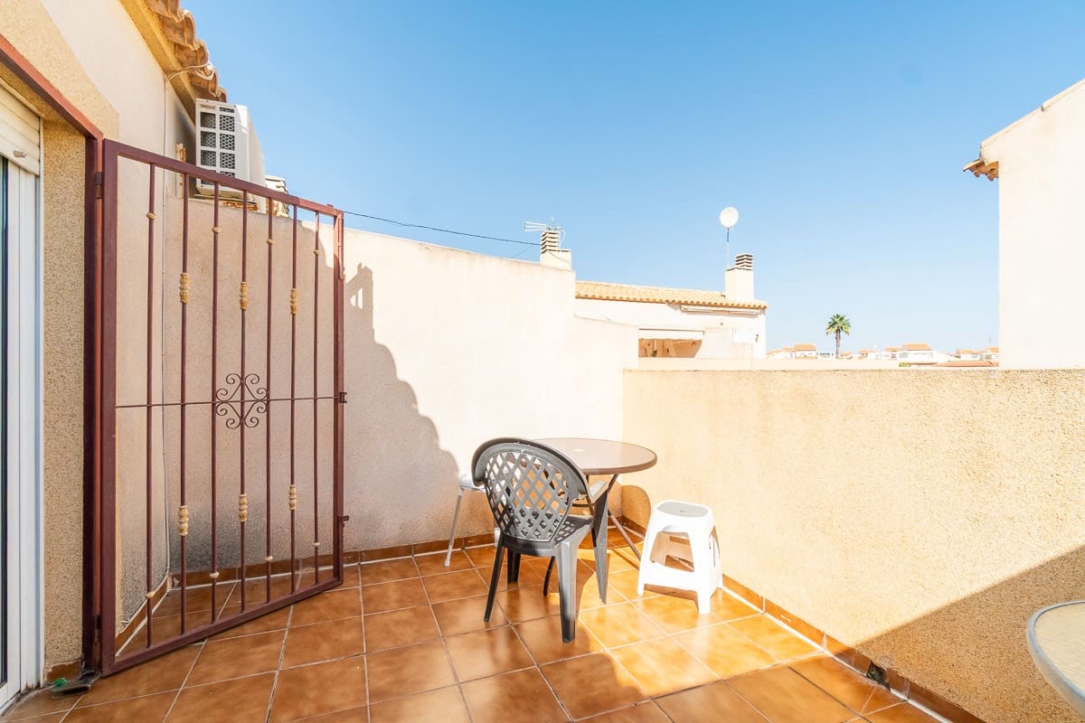Chalet de 3 habitaciones en Playa Flamenca en venta con piscina garaje - 169.000 € (Ref: 9384001)